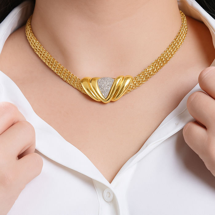 Girocollo firmato Damiani in oro giallo e pavé di diamanti